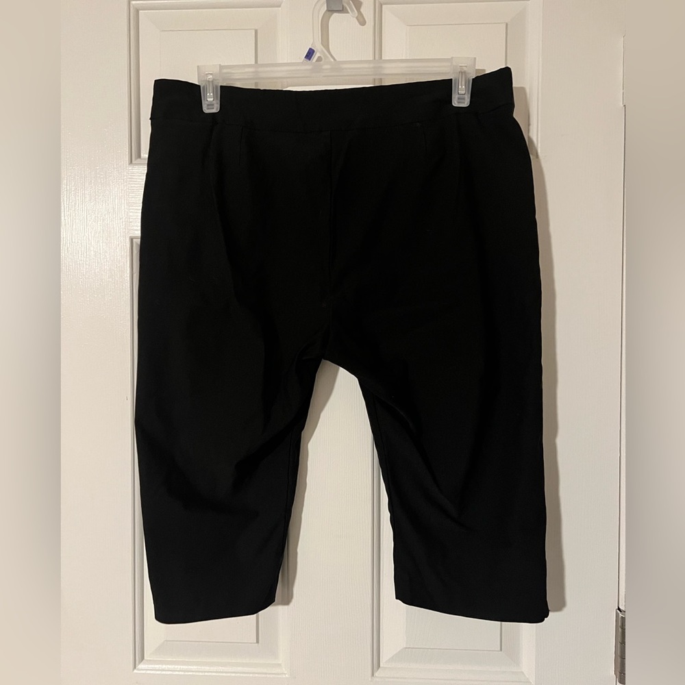 Lee black Capri pants size 16